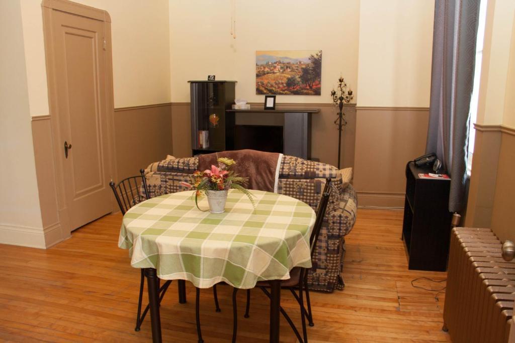 Apparthôtel Trois-Rivières Trois-Rivieres Quarto foto